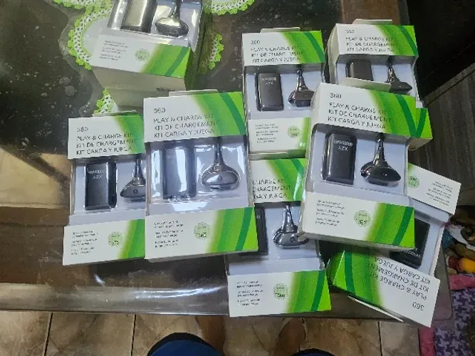 bateria e cabo recarregavel novo para controle de xbox 360 preto