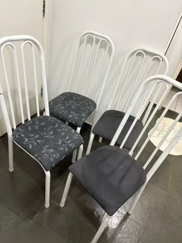 4 cadeiras de ferro