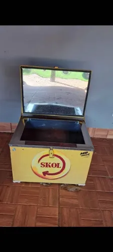 Caixa Térmica Skol em Fibra com Tampa - Excelente para Bebidas