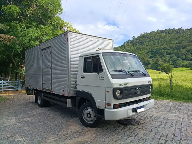 Volkswagen 8150 Baú 3/4 troco por Truck carroceria 