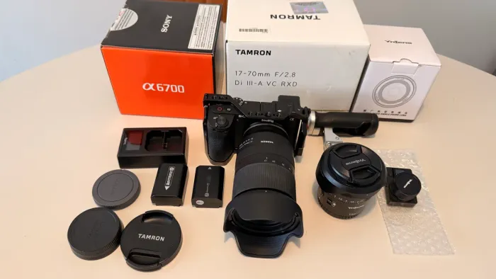 Kit Sony a6700 + lente tamron 17-70mm + lente Yongnu 11mm