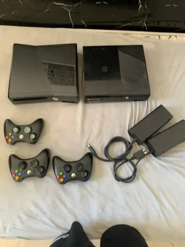 Dois Xbox 360 pra sair hj 