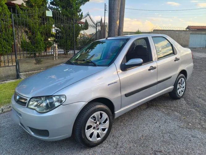 Fiat Siena Celebration 1.0 Fire Flex 8V 4P 2011