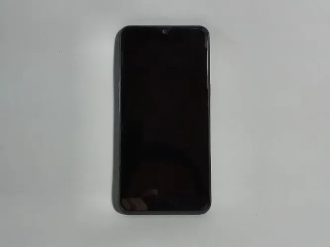 Celular Samsung Galaxy A10 32gb 300 reais NÃO TEM CARREGADOR