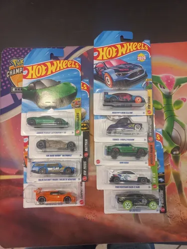 Lote 10 carrinhos Hot Wheels