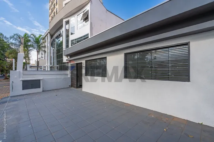 REMAX VENDE Casa Comercial para Venda Próxima à Av. Brasil e Taquaral em Campinas
