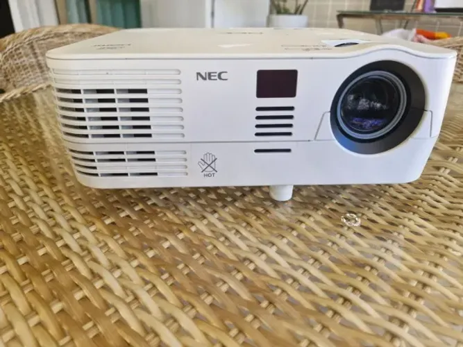Projetor Profissional NEC VE282 - Funcionando 100% (Oportunidade)