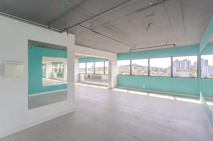 # Conjunto comercial com 90 m² para alugar no Cristal