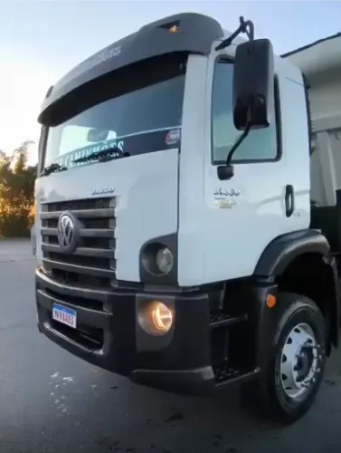 VW Constellation 31.330 6x4 Caçamba 16m³ 2012 - Traçado | Revisado | Pneus Novos