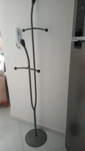 Cabide de pé