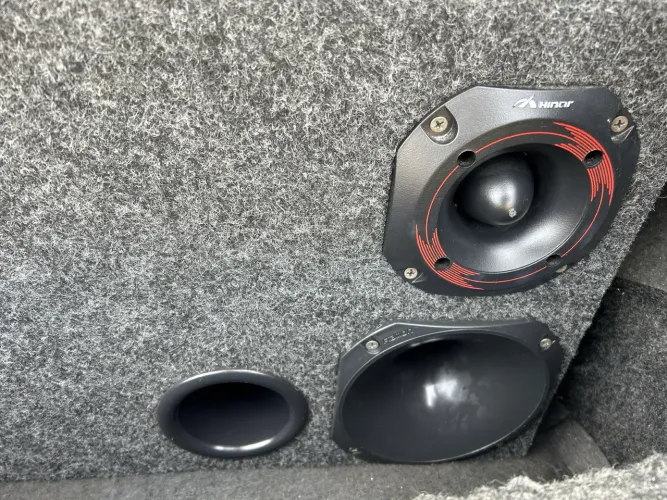Vendo caixa de som automotivo JBL