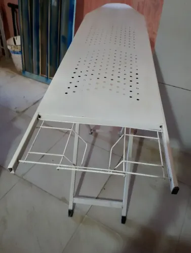 Bancada de metal para passar ferro 83 9 *