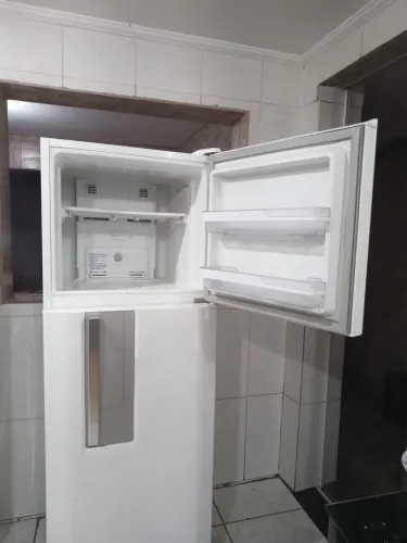 Geladeira Eletrolux modelo df42