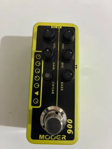 Pedal de Efeito para Guitarra Eletroacústica MOOER 006 US Classic Deluxe, Pré-Amplificador