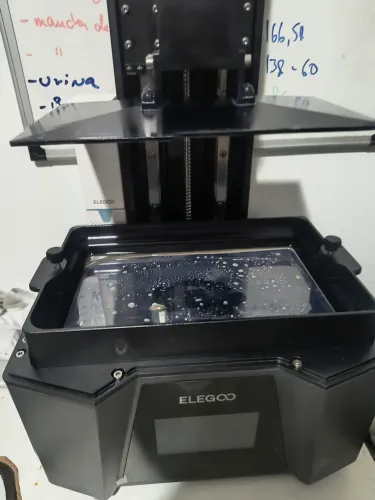 Impressora 3d elegoo Saturn 3 para retirada de peças sem a fonte LCD queimado