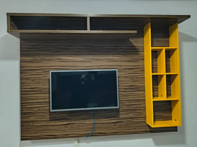 Painel para TV com Nichos - 181 x 134 cm