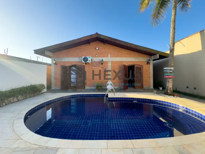 Casa com piscina e churrasqueira na Praia da Enseada, Guaruja