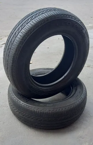 Pneus 175/70 R13 (duas unidades)