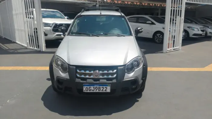 Fiat Strada Adv.1.8 16V Dualogic Flex CD 2012