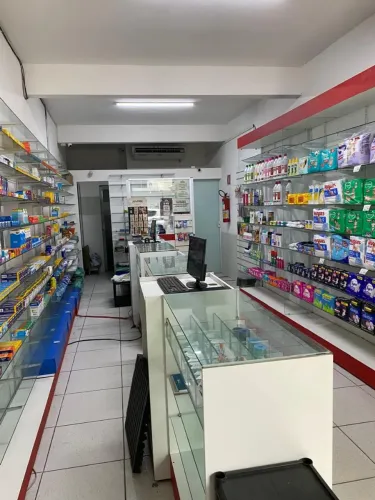 FARMÁCIA Á VENDA 
