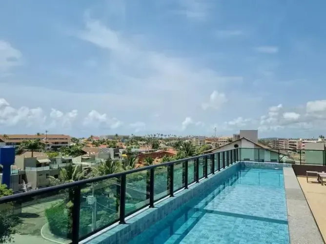 Flat Mobiliado em Porto de Galinhas | 27m² | Piscina Rooftop | R$ 310 mil