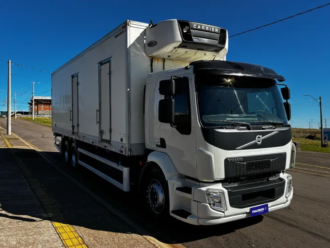VOLVO VM 270 TRUCK CÂMARA FRIA 