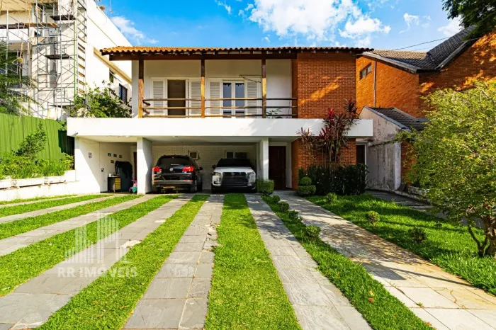 RR8119 Casa 275m² CONDOMINIO RESIDENCIAL 11 - OPORTUNIDADE - 4 Suítes 4 Vagas - Santana de
