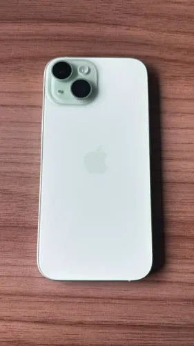 iPhone 15 - 128GB (Verde)