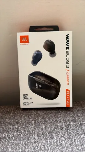 Fone de ouvido Bluetooth JBL Wave Buds 2 na cor preta