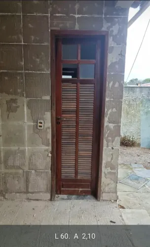 Porta de Madeira Maciça - Demolição