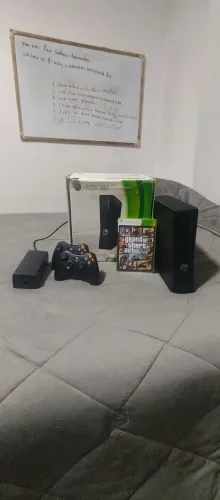 Xbox 360 completo+ 2controles desbloqueado