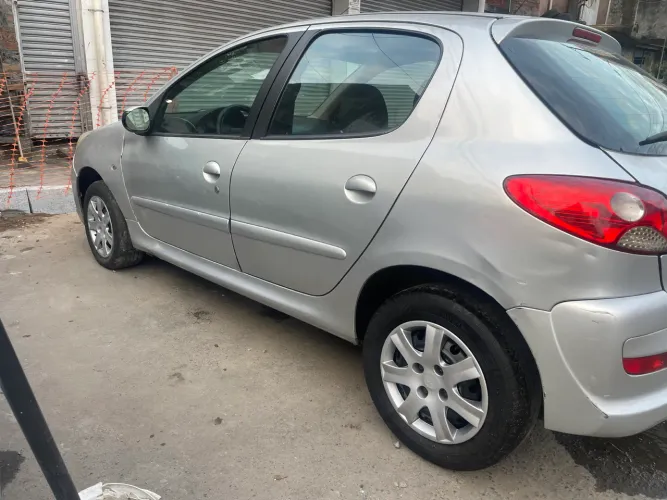 Peugeot 207 XR 1.4 Flex 8V 5P 2012