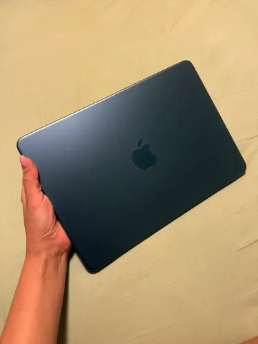 MacBook Air 256GB Índigo (EUA) - Novo, Teclado Inglês