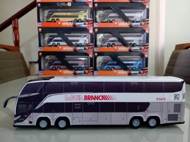 Miniatura de ônibus Viação Aguia Branca escala 1:43 (30 centímetros)