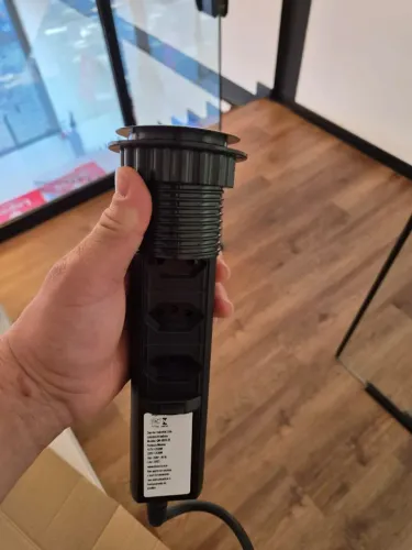 Torre Mini Totem Manual 3 Tomadas 20A Preto QTMOV 3 unidades (valor de cada)