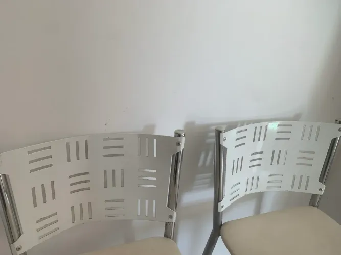 2 Cadeiras de Bancada 