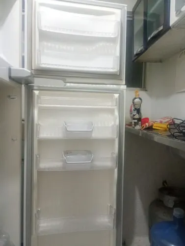 Vende -se uma geladeira