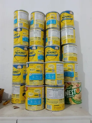 Latas de leite secas.