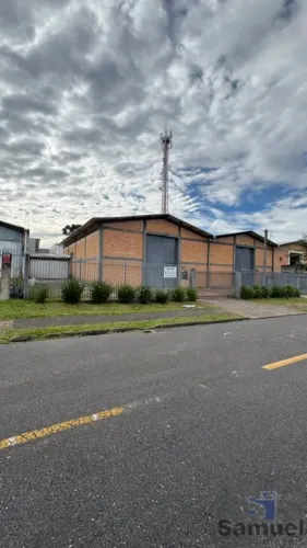 EXCELENTE BARRACÃO COM APROXIMADAMENTE 600 M²