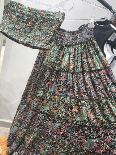 Vestidos longos , saias e calças indíanas