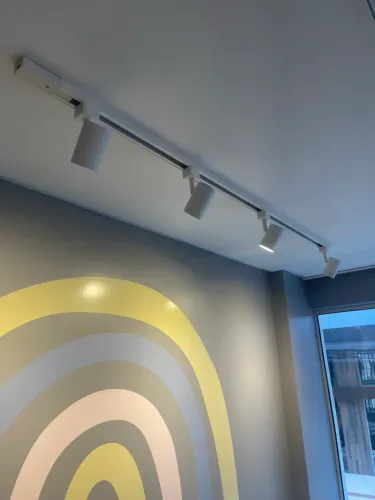 Trilho de Iluminação com 4 Spots