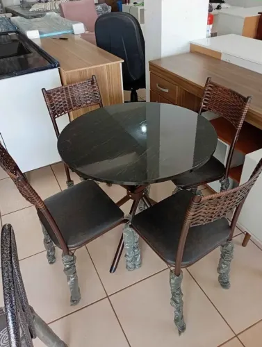 Mesa 4 Cadeiras Nova