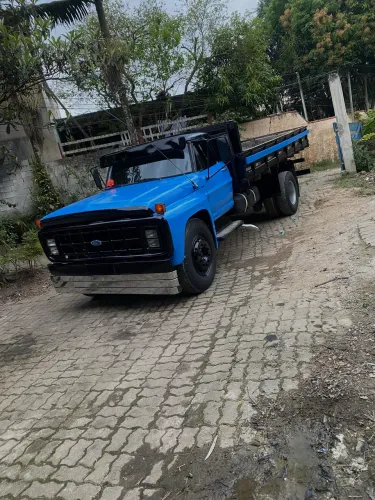 Troco por caminhão baú