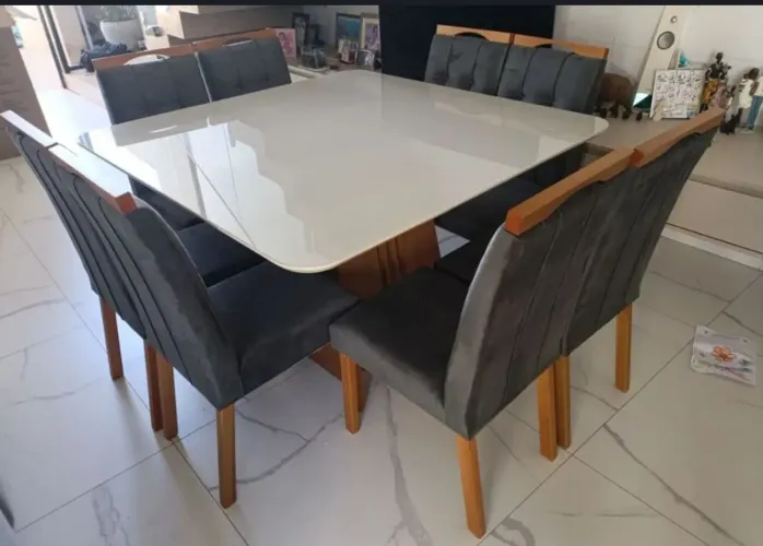 Mesa de jantar Helena com ( cadeiras em madeira maciça )