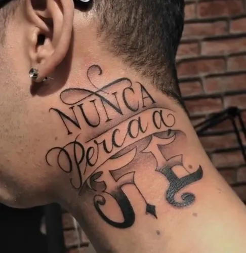 Tatuagem e piercing 