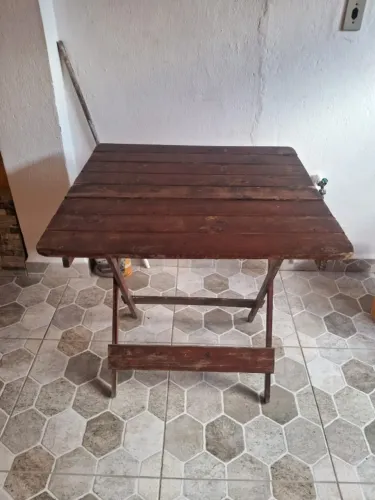Mesa dobrável de madeira de lei maciça