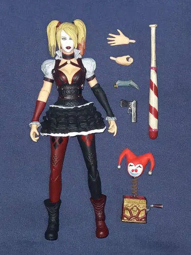 Boneca Harley Quinn Arlequina Arkham City Arkham Knight