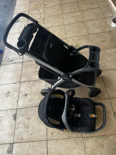 Carrinho de bebê Chicco Bravo Travel System 3x1