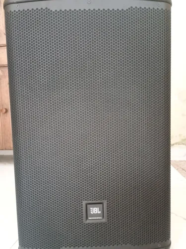 Caixa JBL eon 715