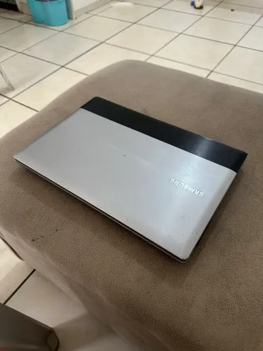 Notebook Samsung 8GB RAM. SSD 256GB. (Retirada de peça)